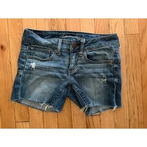 American Eagle Outfitters Low‎ Rise Denim Cutoff Shorts Blue Size 2 T45-24